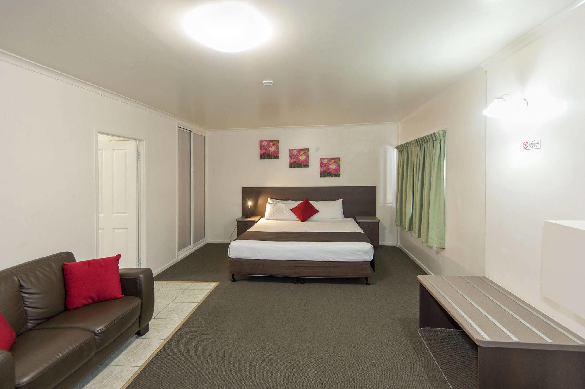 Coral Sands Motel Mackay Exterior photo