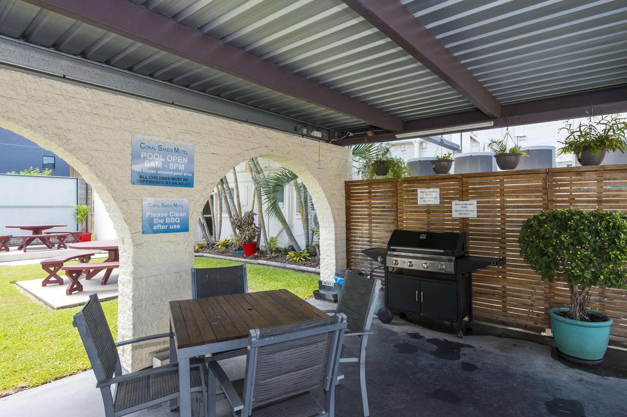 Coral Sands Motel Mackay Exterior photo