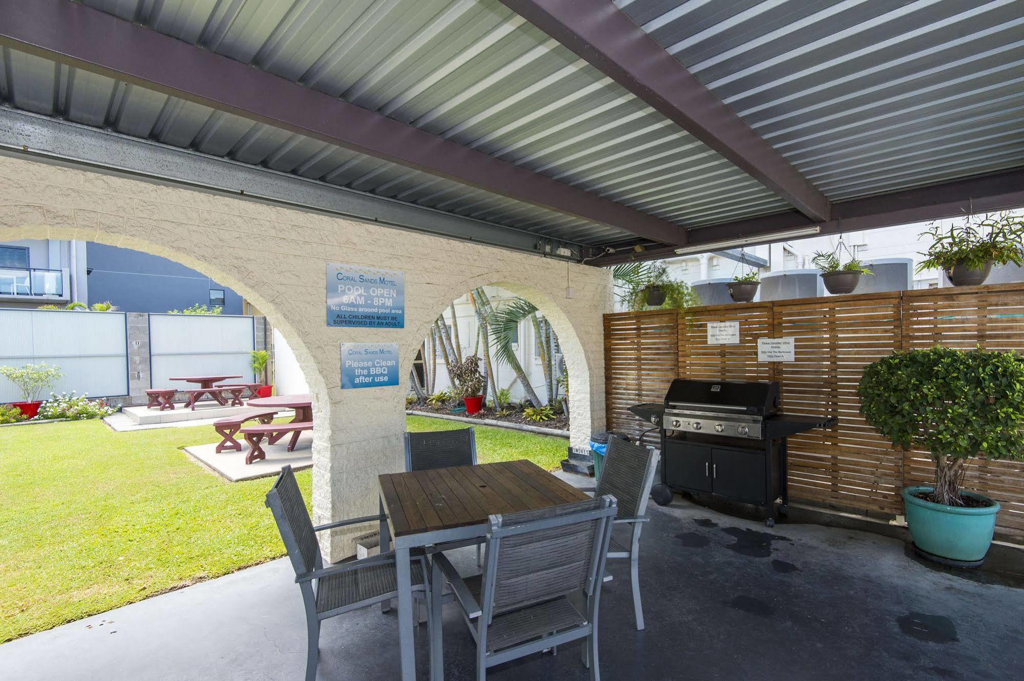 Coral Sands Motel Mackay Exterior photo