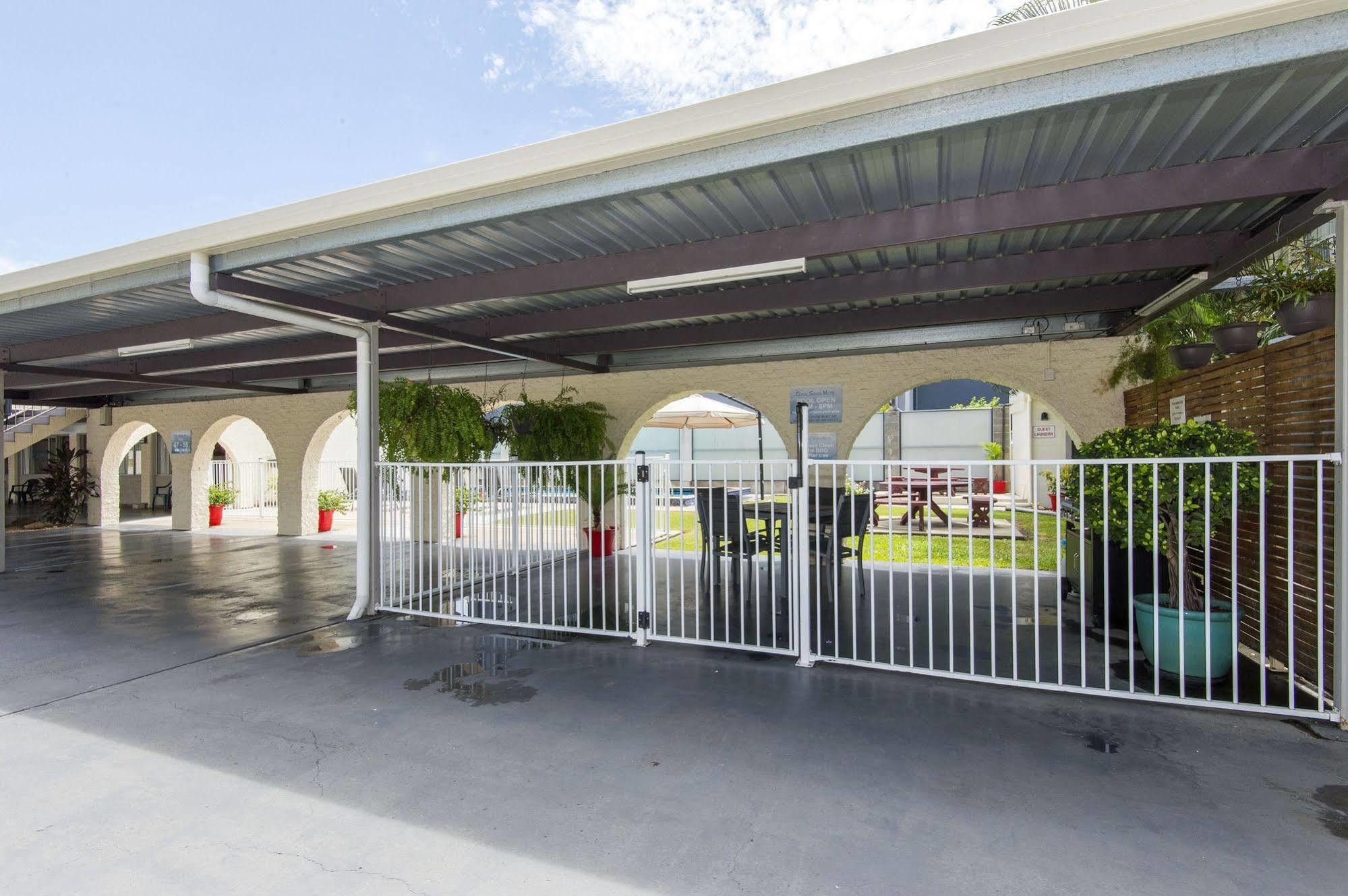 Coral Sands Motel Mackay Exterior photo
